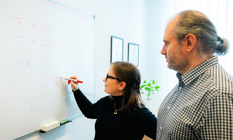Dr. Papp Dóra és Dr. Czakó Gábor Nature Communications publikáció szerzői