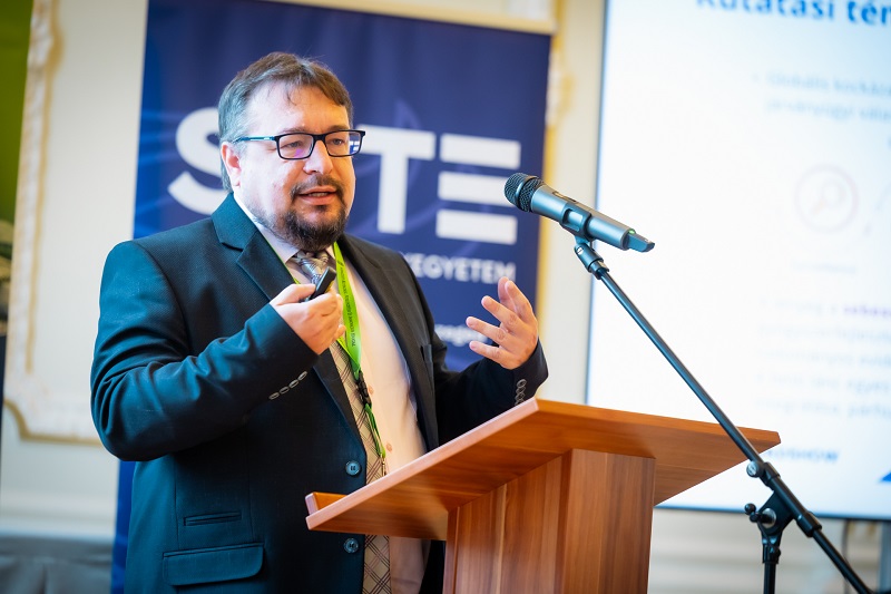 Dr. Röst Gergely