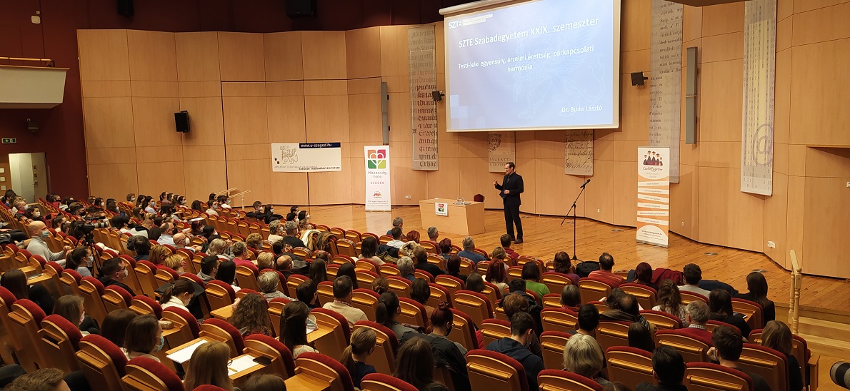 nyito_szabgadegyetem nyito_szabgadegyetem