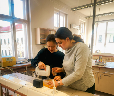 „Ez túl menő hely!” – Interaktív kalandozás a szegedi élelmiszermérnökök világában